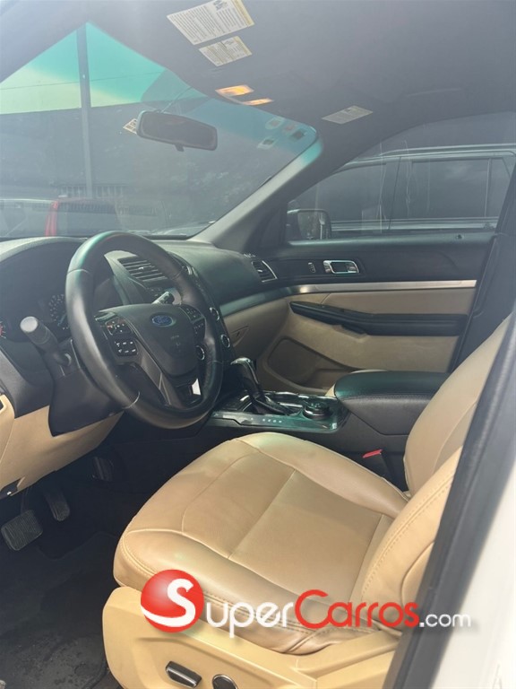 2017 Ford Explorer — foto 10 / 12