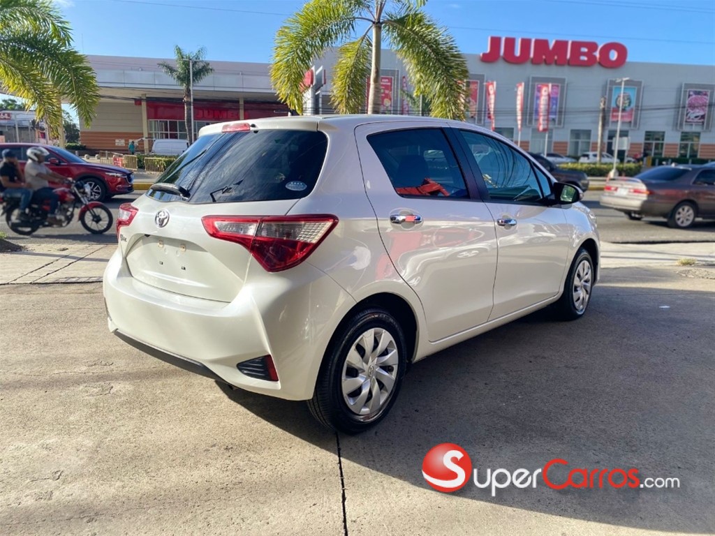2020 Toyota VITZ — foto 2 / 11
