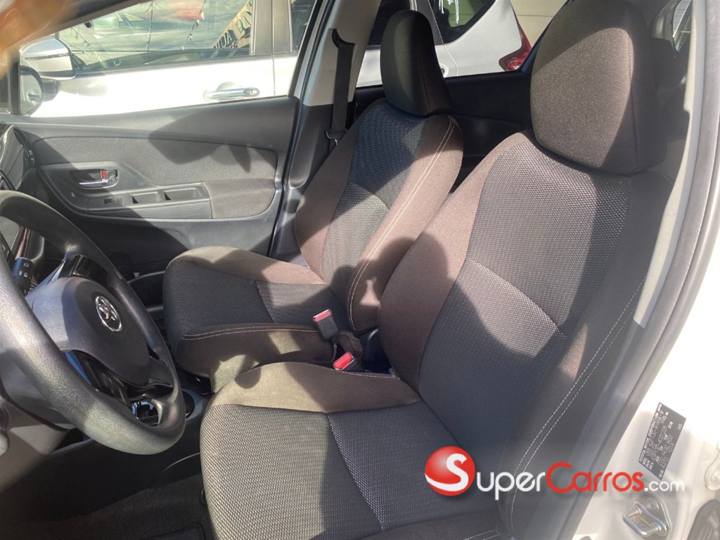 2020 Toyota VITZ — foto 5 / 11
