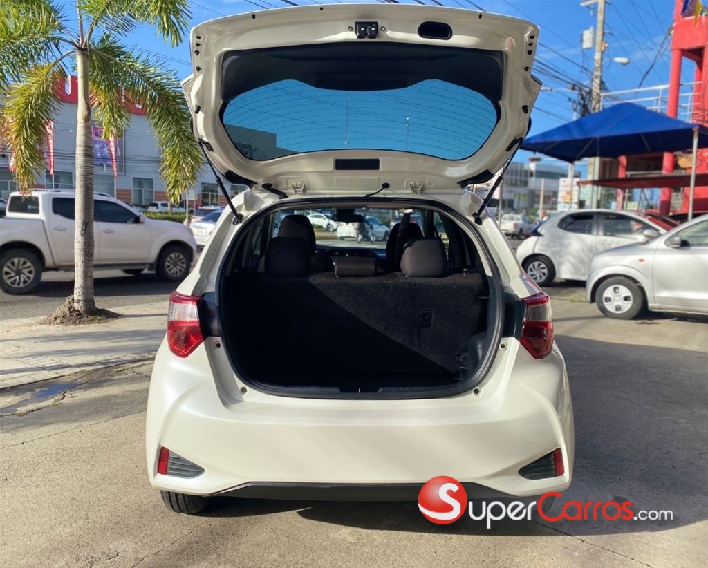 2020 Toyota VITZ — foto 7 / 11