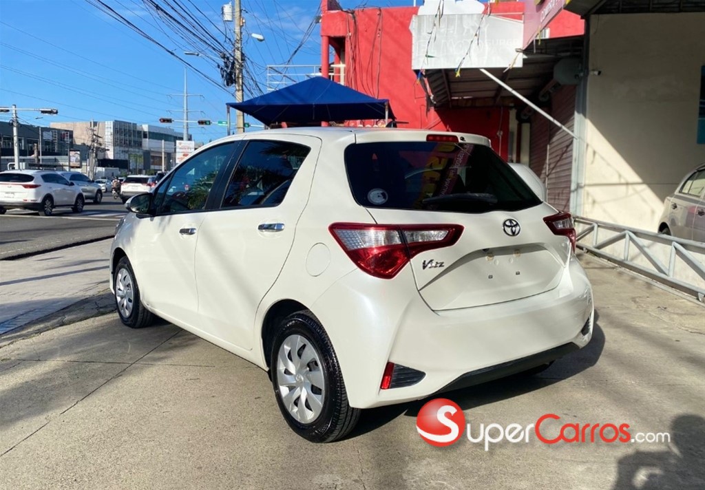 2020 Toyota VITZ — foto 8 / 11