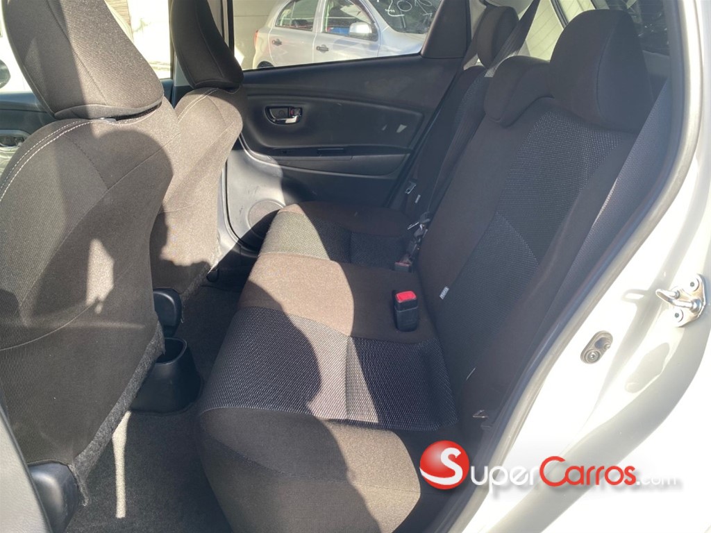 2020 Toyota VITZ — foto 11 / 11