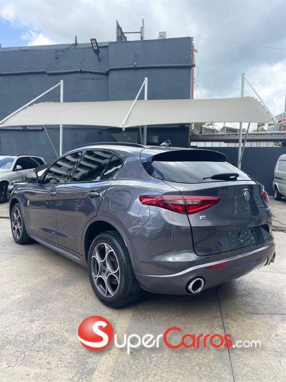 2018 Alfa Romeo Stelvio — foto 3 / 8