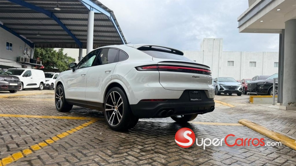 2024 Porsche Cayenne — foto 9 / 12
