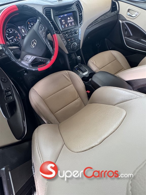 2017 Hyundai Santa Fe — foto 7 / 10