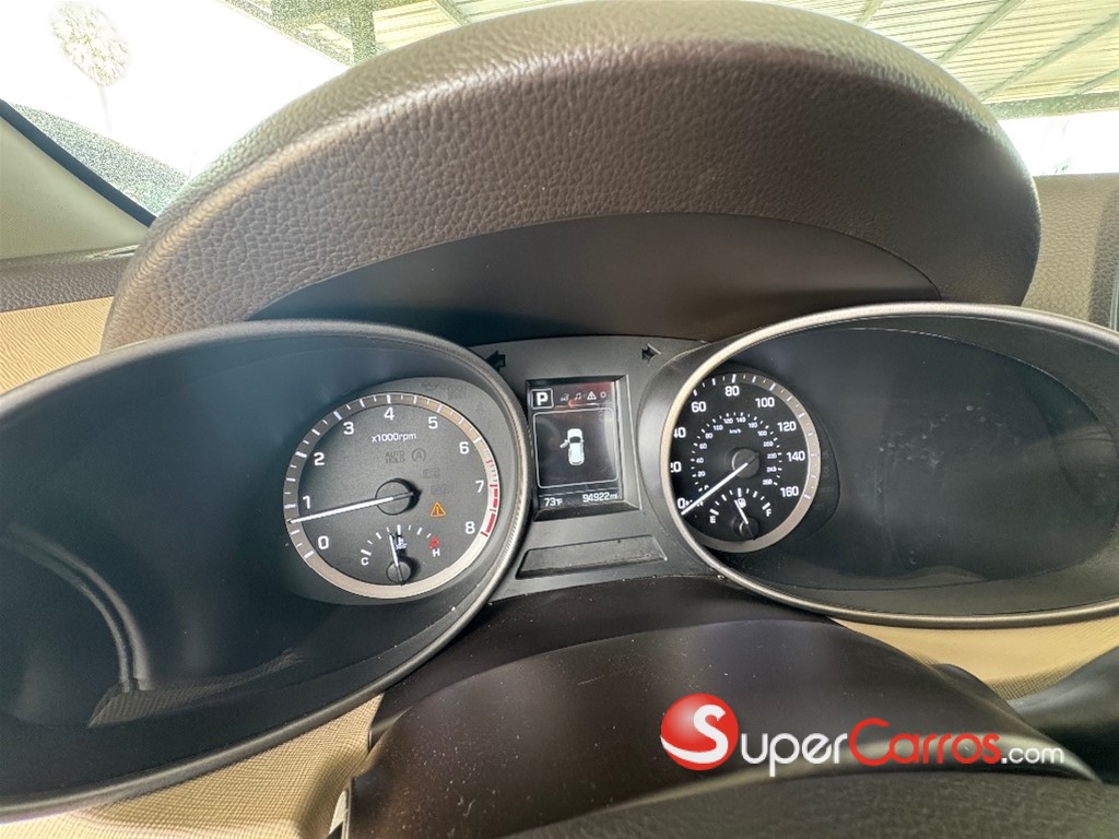2017 Hyundai Santa Fe — foto 8 / 10