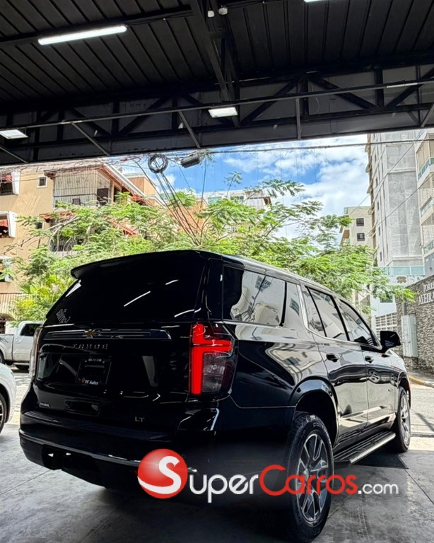 2021 Chevrolet Tahoe — foto 2 / 9
