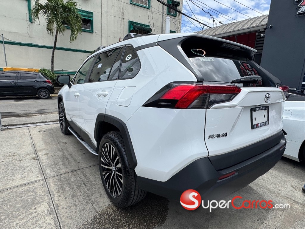 2020 Toyota RAV4 LE PLUS — foto 3 / 12