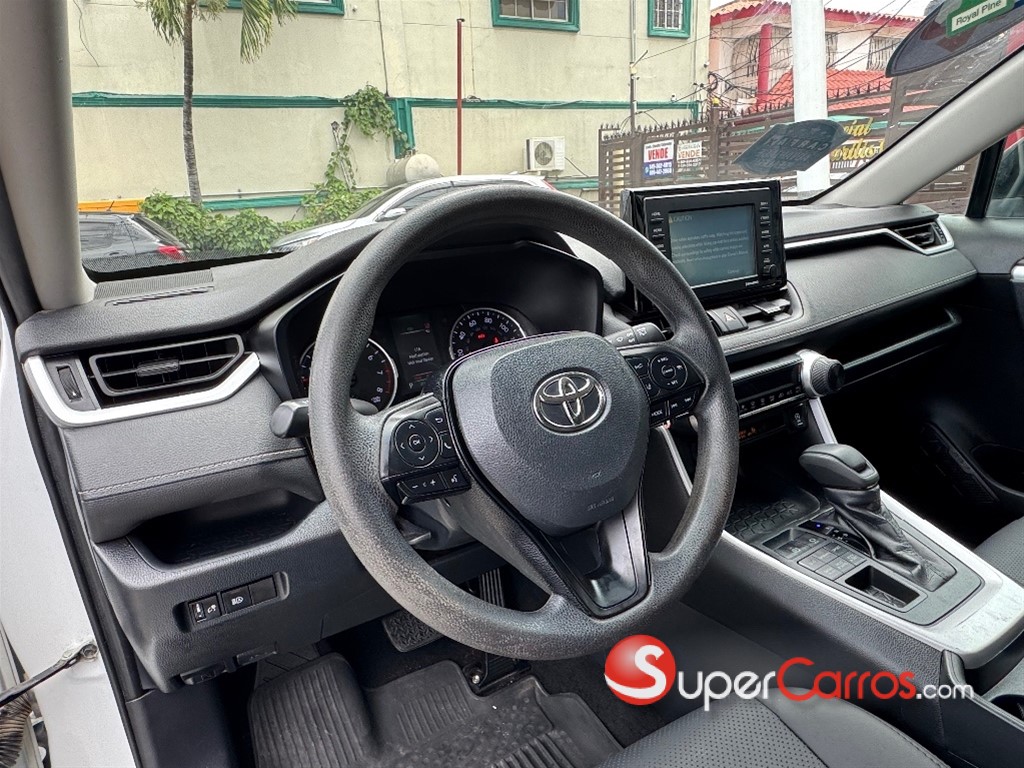 2020 Toyota RAV4 LE PLUS — foto 7 / 12