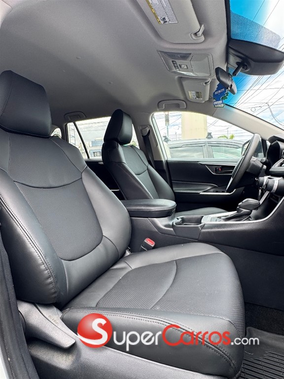 2020 Toyota RAV4 LE PLUS — foto 12 / 12
