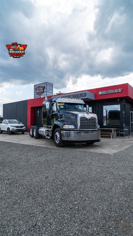 2012 Mack Pinnacle