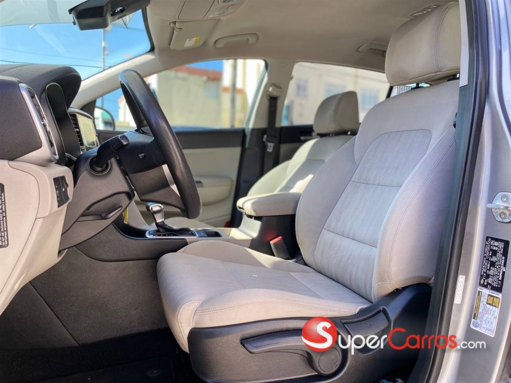 2021 Kia Sportage LX — foto 8 / 12