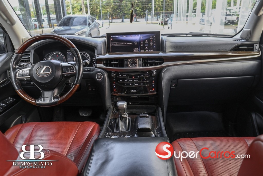 2016 Lexus LX 570 — foto 7 / 12