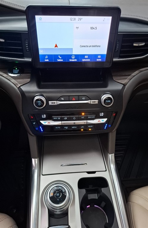 2020 Ford Explorer Platinum — foto 12 / 12