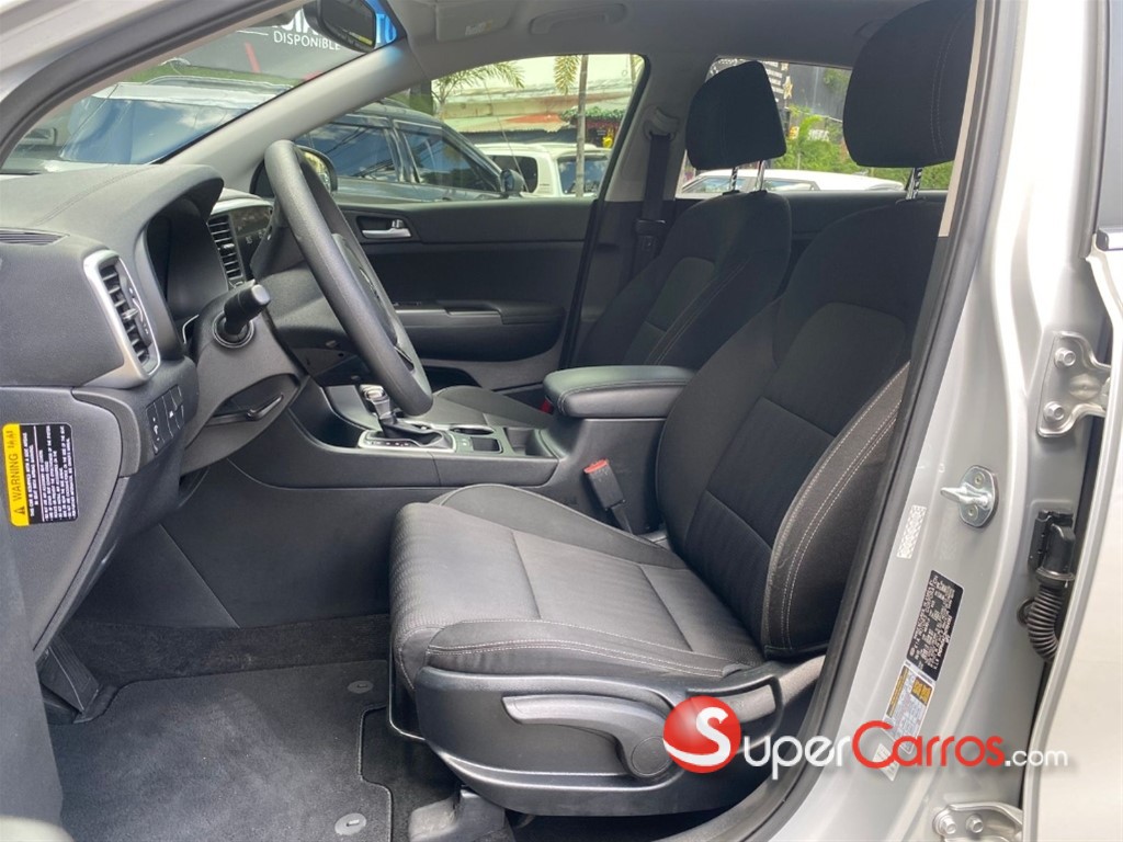 2022 Kia Sportage LX — foto 8 / 10