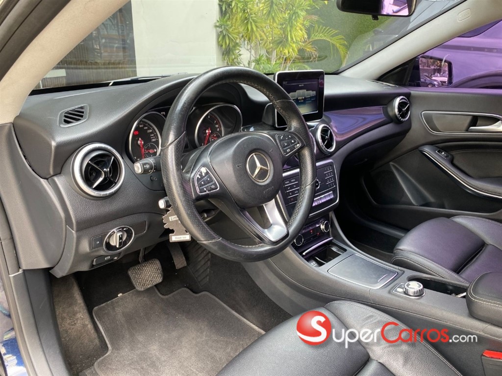 2018 Mercedes-Benz Clase CLA 180 — foto 9 / 12