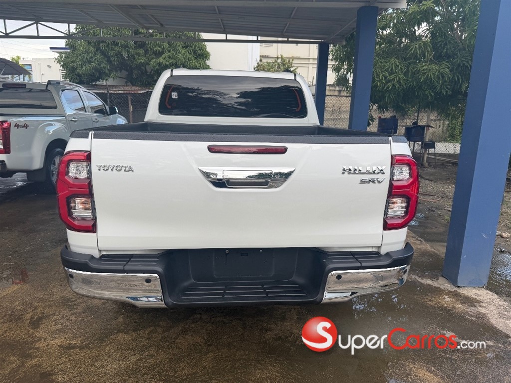 2025 Toyota Hilux SRV — foto 6 / 8