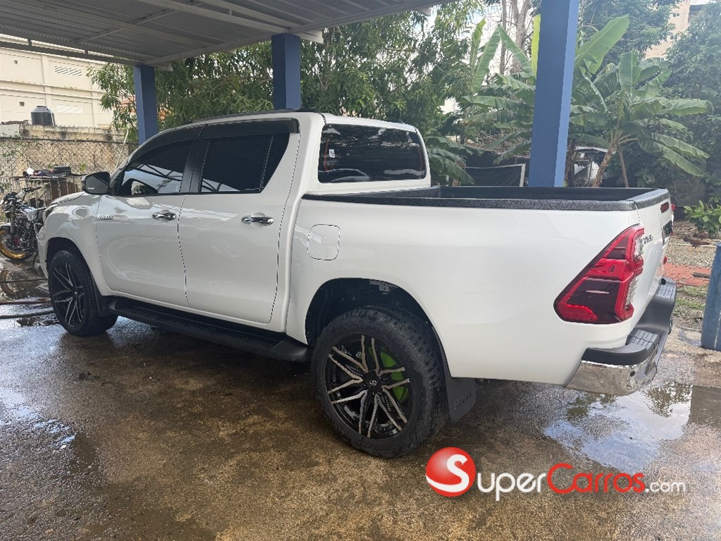 2025 Toyota Hilux SRV — foto 7 / 8
