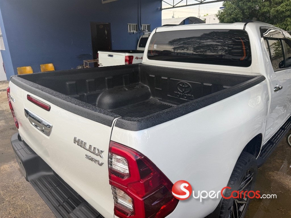 2025 Toyota Hilux SRV — foto 8 / 8