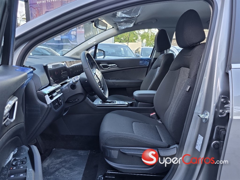 2027 Kia Sportage Sport — foto 8 / 12