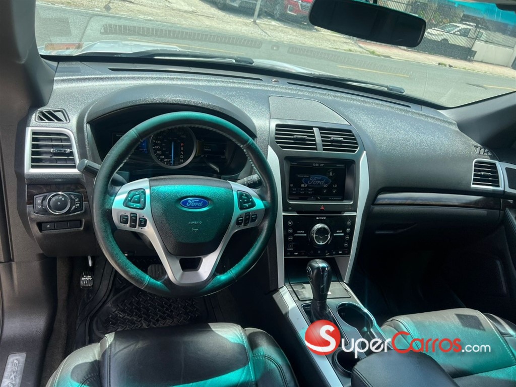 2015 Ford Explorer Limited — foto 9 / 12