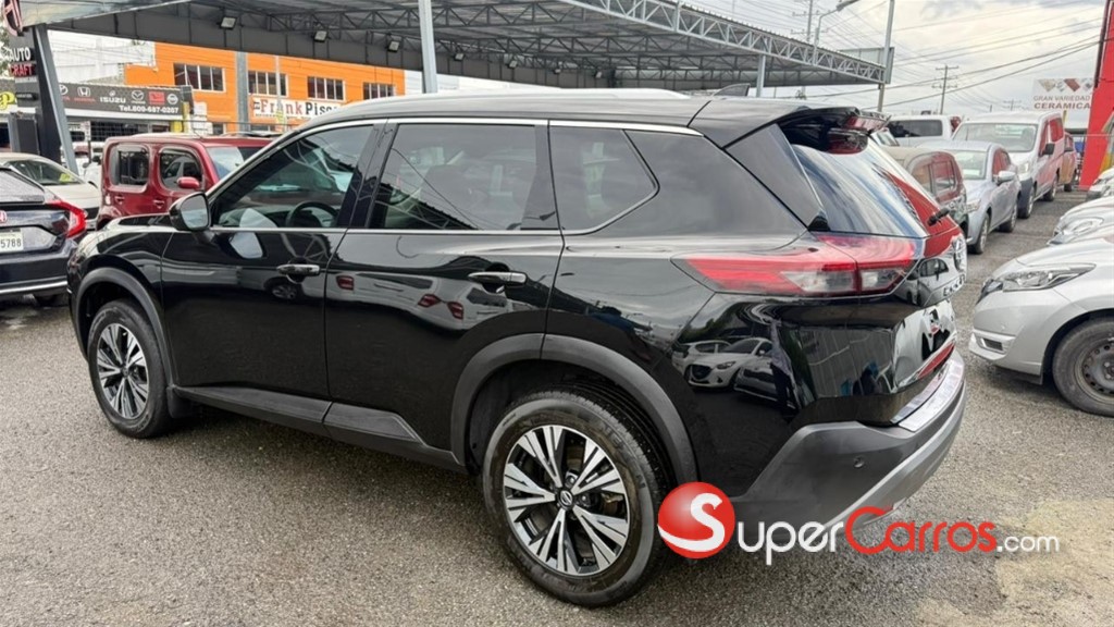 2021 Nissan Rogue SV — foto 3 / 12