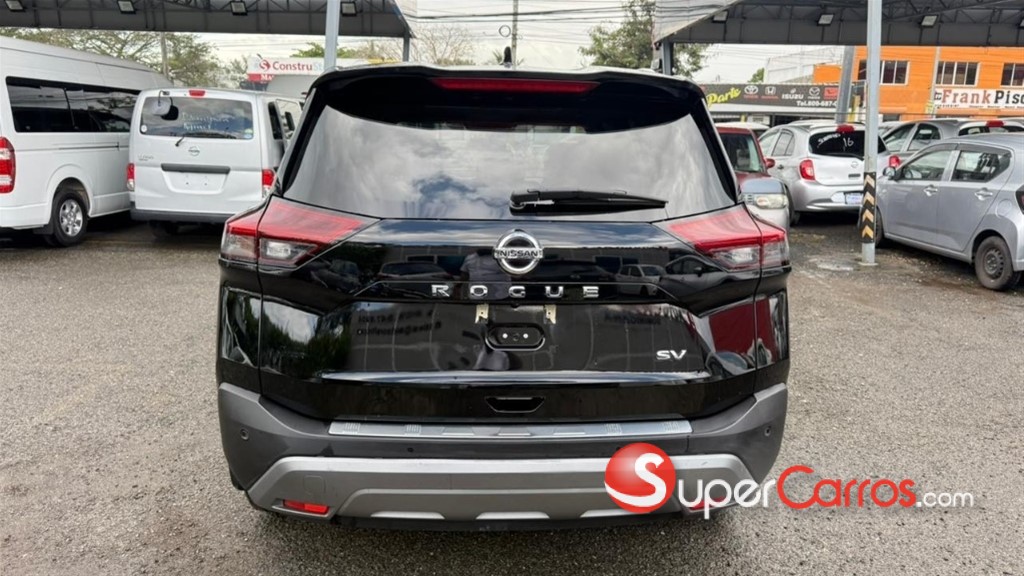 2021 Nissan Rogue SV — foto 5 / 12