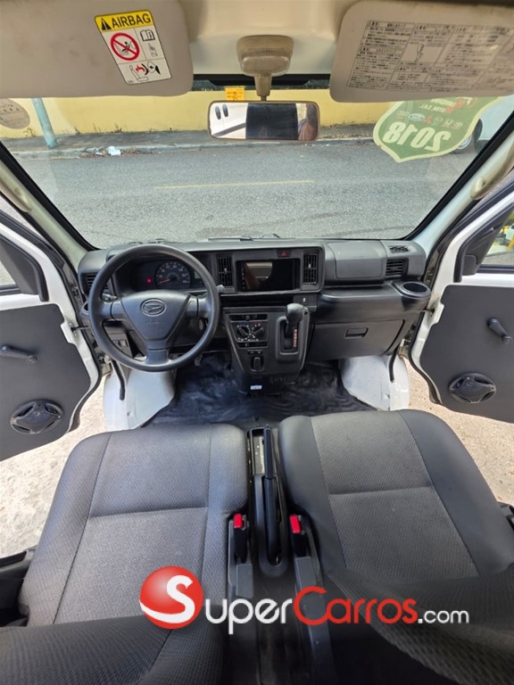 2018 Daihatsu Hijet — foto 2 / 11