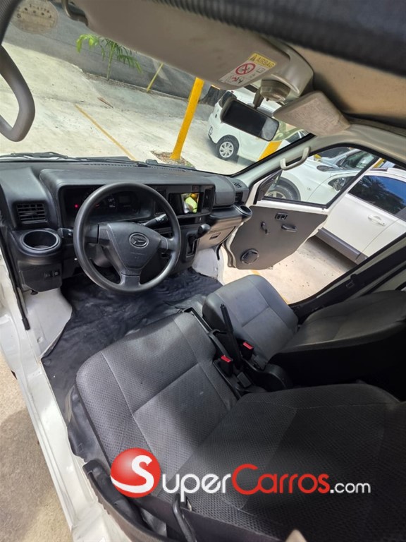 2018 Daihatsu Hijet — foto 8 / 11