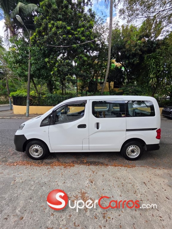 2020 Nissan NV 200 — foto 4 / 10