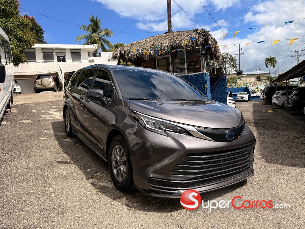2021 Toyota Sienna LE
