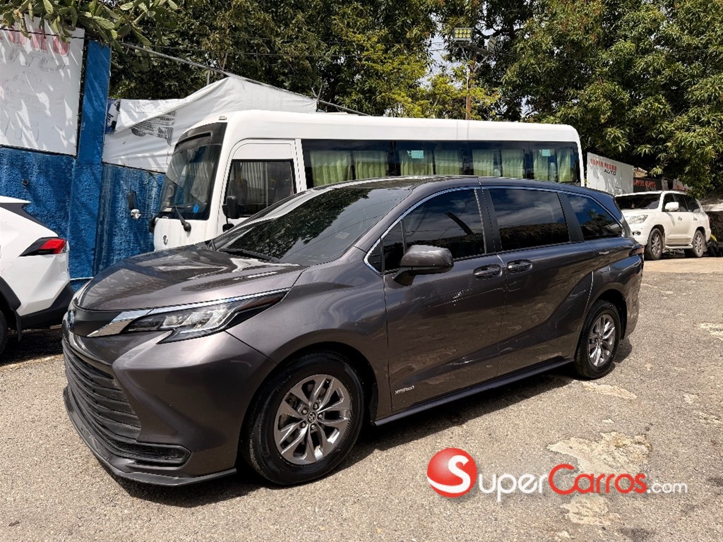 2021 Toyota Sienna LE — foto 4 / 12