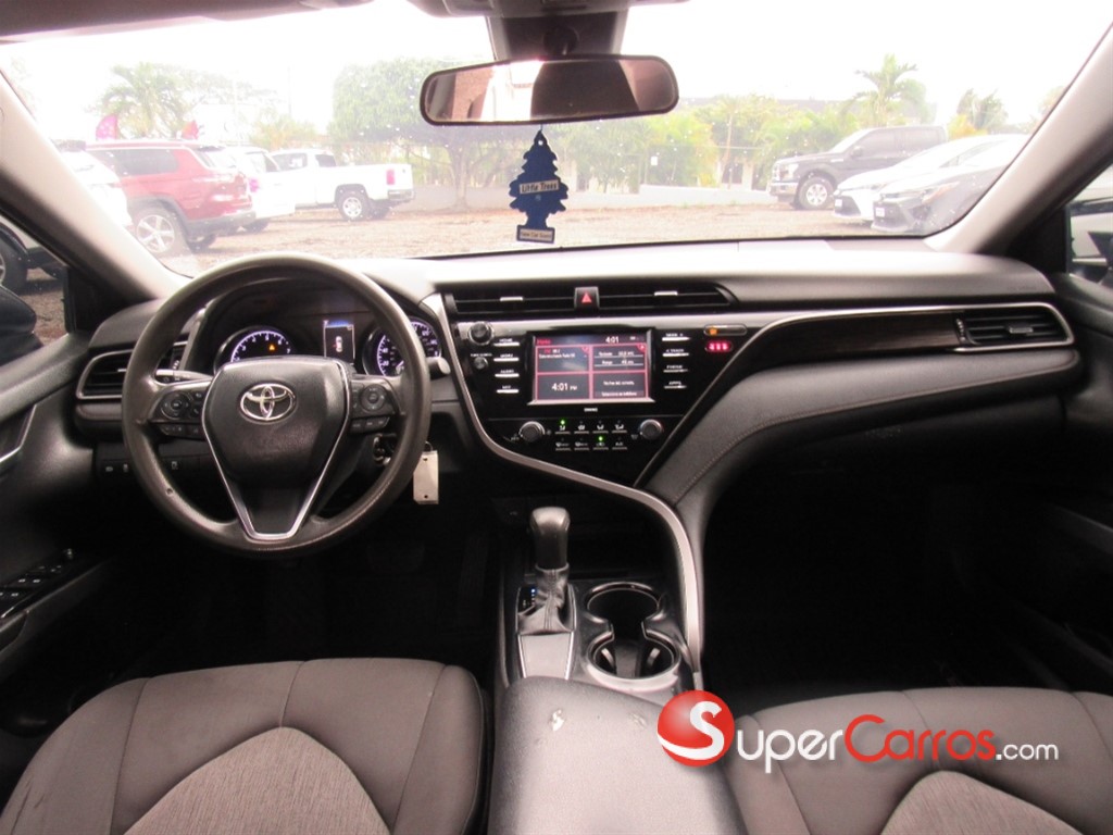 2020 Toyota Camry LE — foto 7 / 12