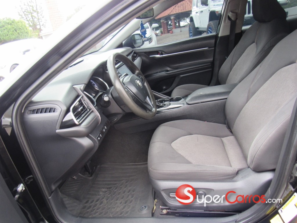 2020 Toyota Camry LE — foto 9 / 12