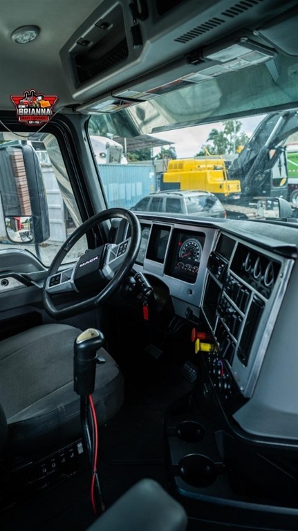 2019 Mack Anthem — foto 6 / 11