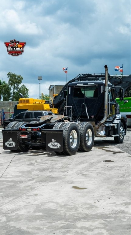 2019 Mack Anthem — foto 7 / 11
