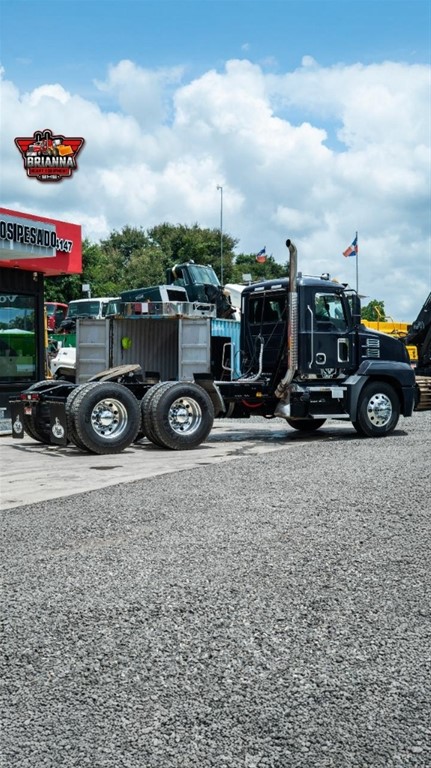 2019 Mack Anthem — foto 11 / 11