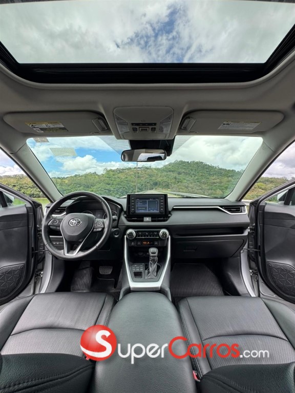 2021 Toyota RAV4 XLE — foto 2 / 12
