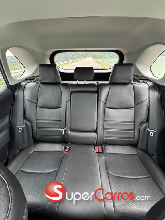 2021 Toyota RAV4 XLE — foto 6 / 12