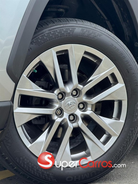 2021 Toyota RAV4 XLE — foto 8 / 12