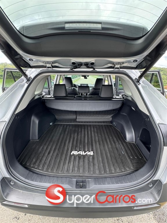 2021 Toyota RAV4 XLE — foto 9 / 12