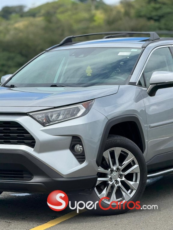 2021 Toyota RAV4 XLE — foto 10 / 12