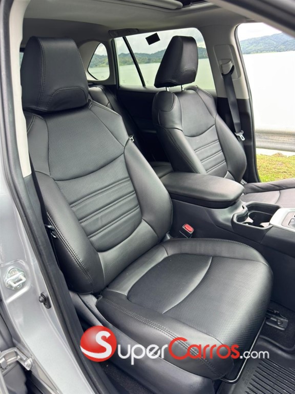 2021 Toyota RAV4 XLE — foto 11 / 12