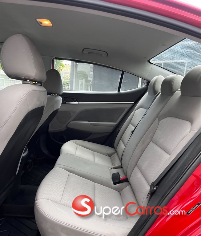 2020 Hyundai Elantra SEL — foto 6 / 10
