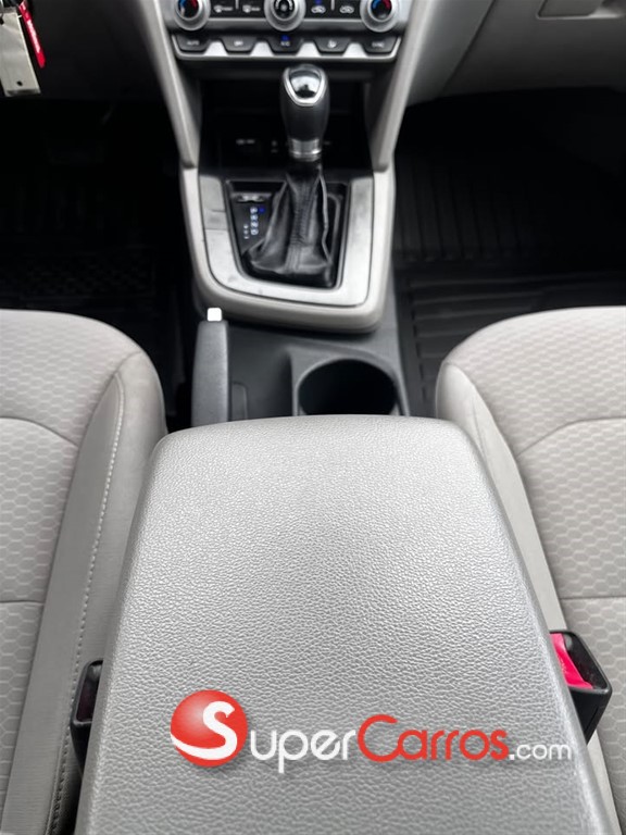 2020 Hyundai Elantra SEL — foto 9 / 10