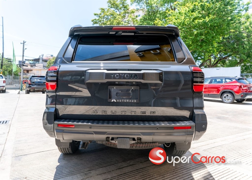 2026 Toyota 4 Runner SR5 — foto 4 / 10