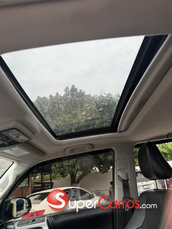 2016 Toyota 4 Runner Limited — foto 8 / 11