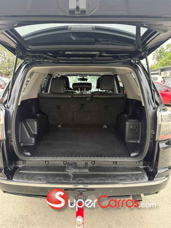 2016 Toyota 4 Runner Limited — foto 9 / 11