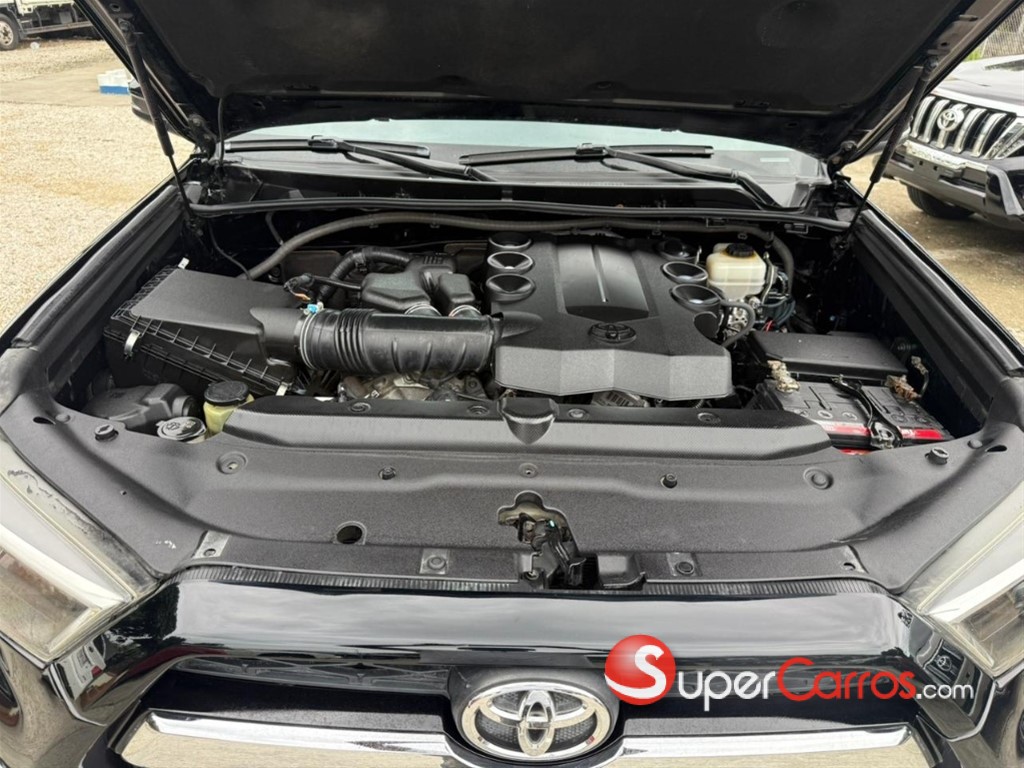 2016 Toyota 4 Runner Limited — foto 10 / 11