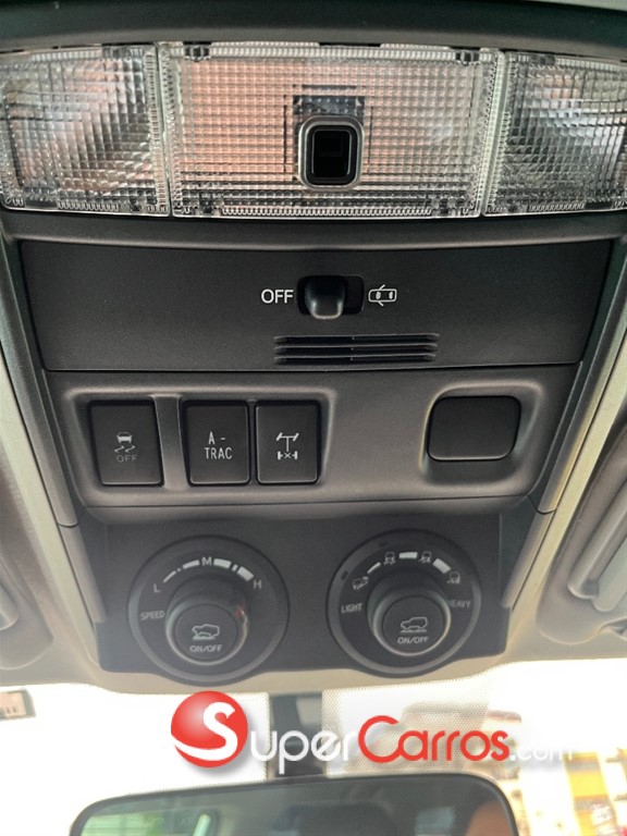 2016 Toyota 4 Runner TRD Pro — foto 6 / 11